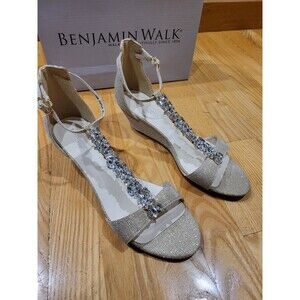 Touch Ups Beatrix Women’s Platform Sandal Champagne Jeweled T-Strap Size 8 M